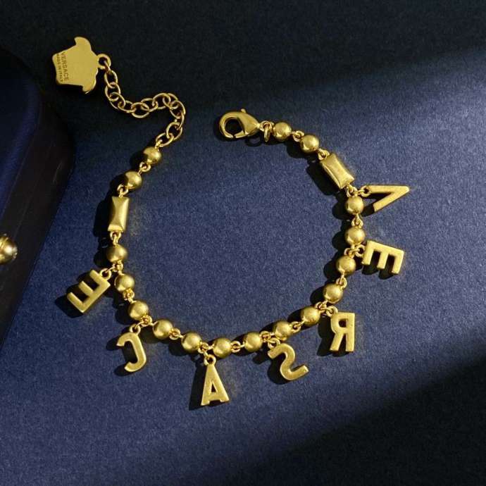Picture of Versace Bracelet _SKUVersacebracelet02cly5716626